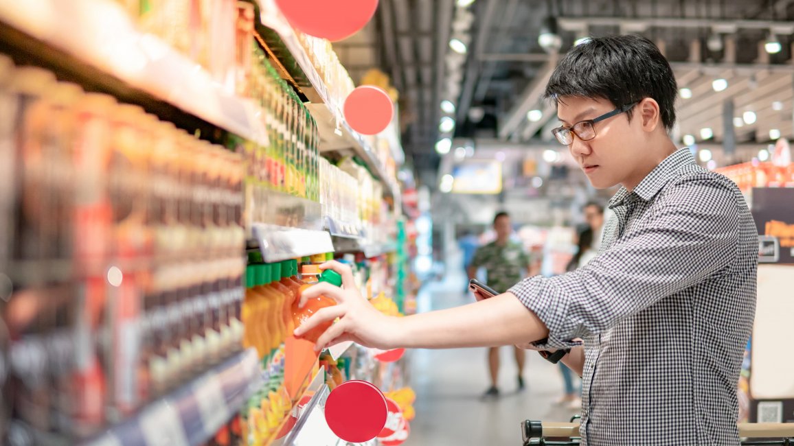 PET-Flaschen im Supermarkt