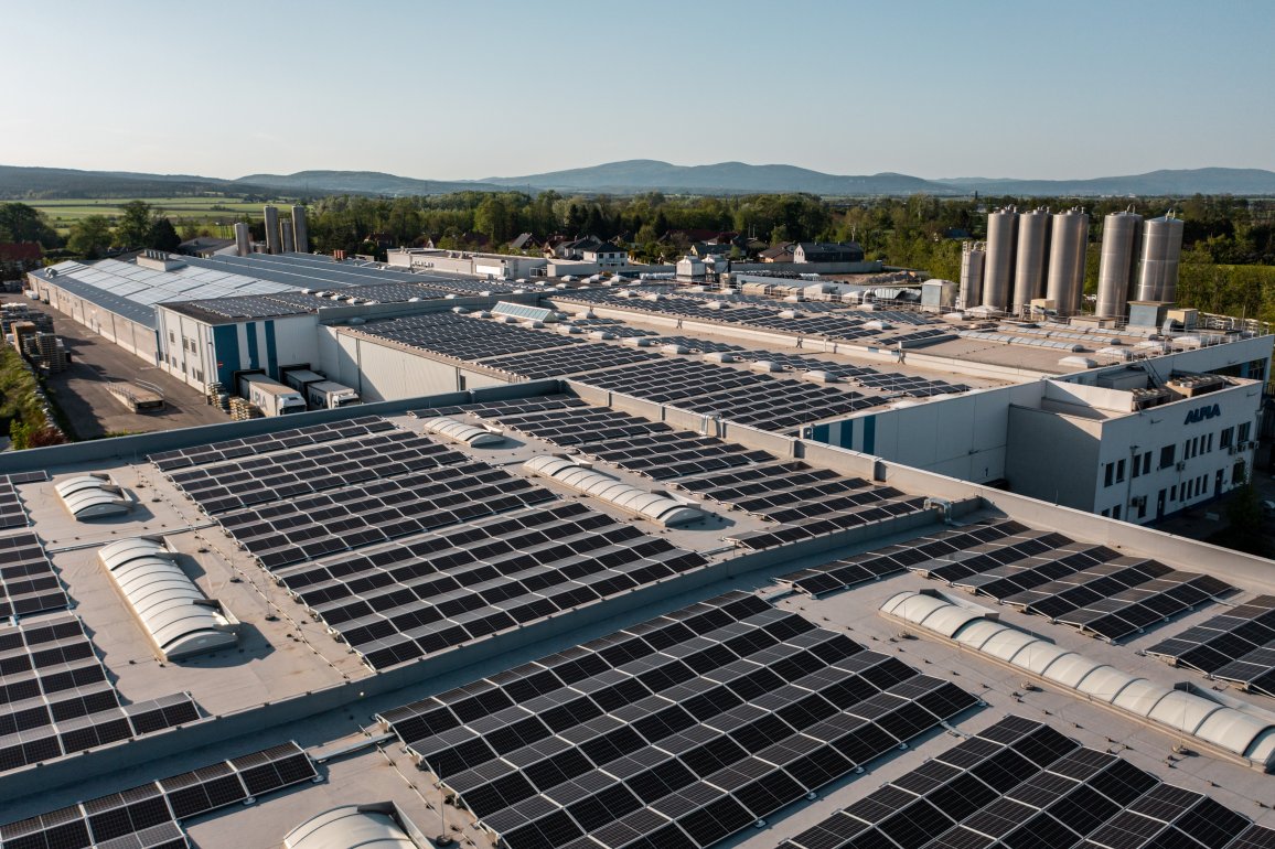 Picture shows a photovoltaic system at an ALPLA plant